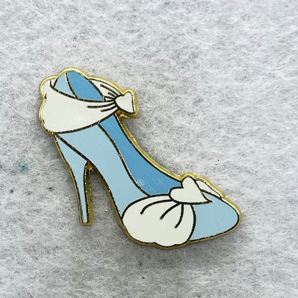 ๐ฎ 5/$25 Disney Cinderella High Heels Pin